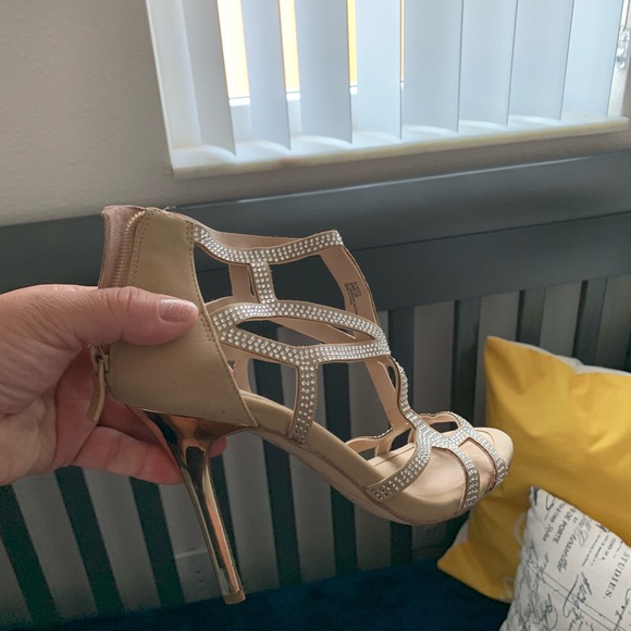 Heels - Picture 2 of 3